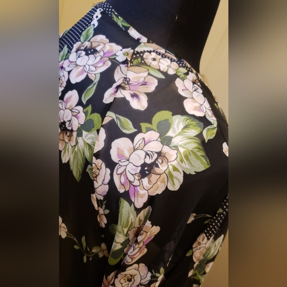 Lillian Floral Kimono with Black and Purple Design - Picture 4 of 12